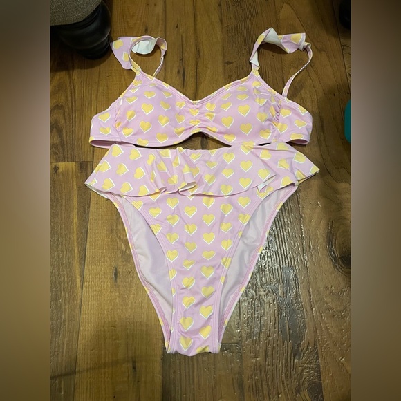 Bathing suit - Picture 1 of 1